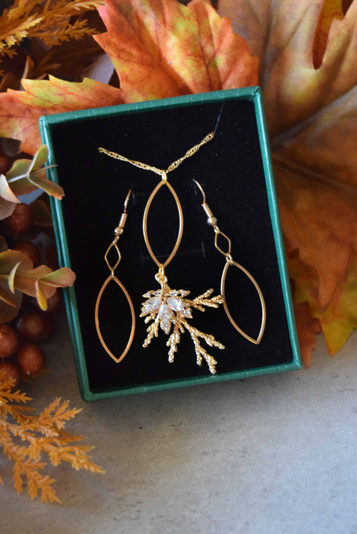 Gold Crystal Leaf Set