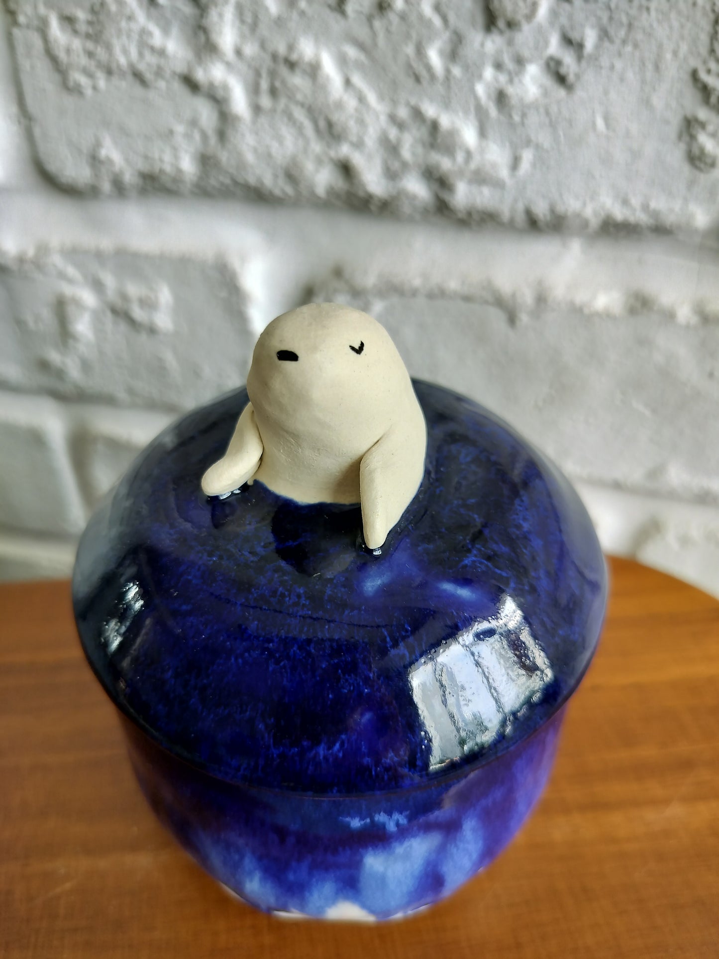 Grace Thng- Chilling Seal