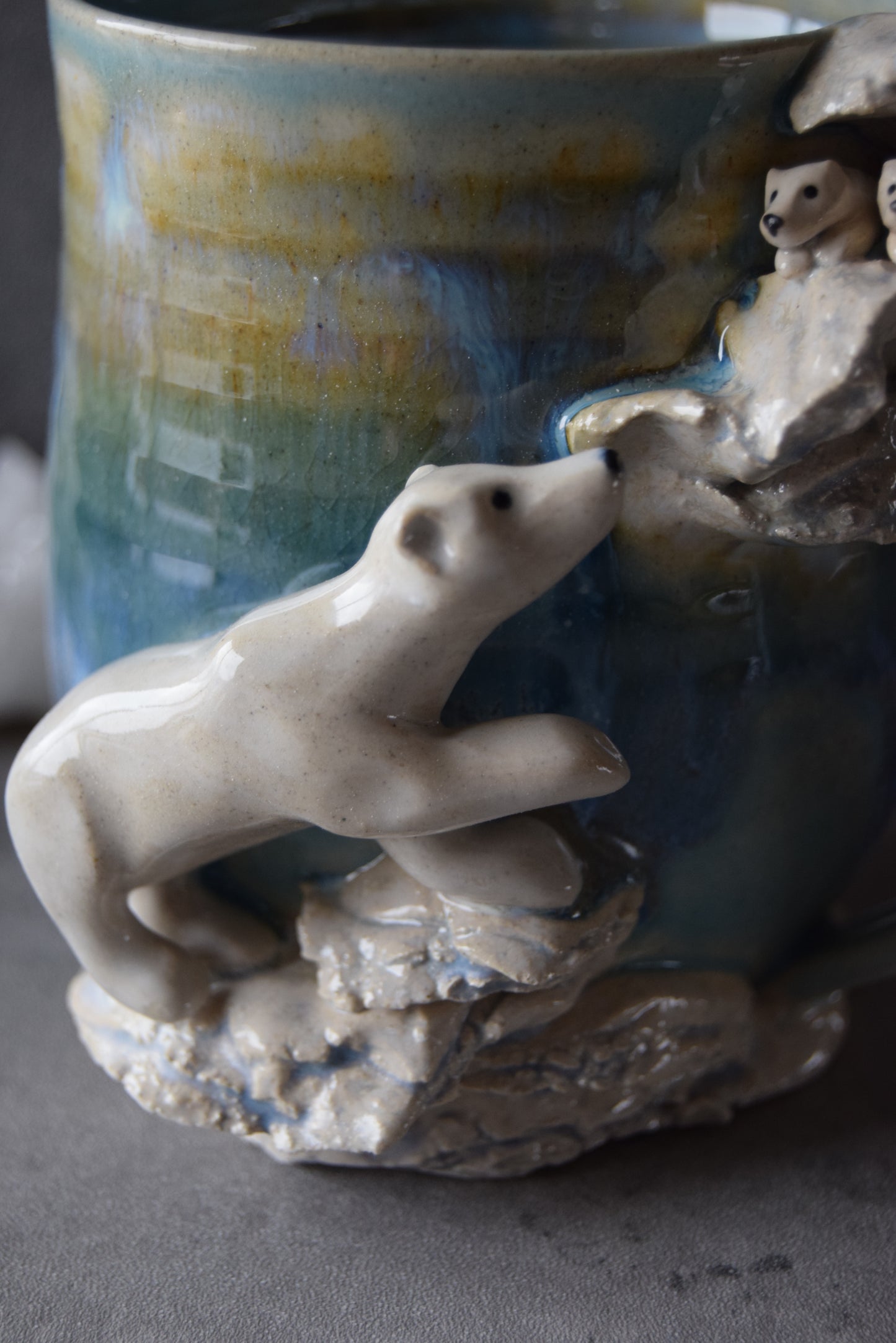 Polar Bear Den Mug (blue)