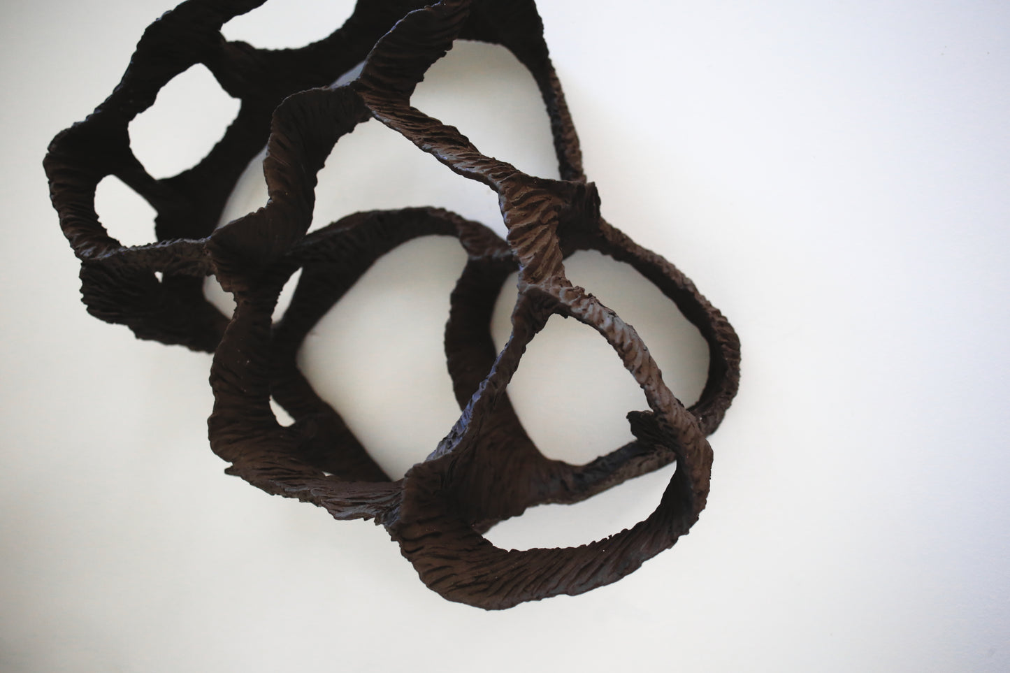 Dreaming Shell- Black Nest / Wall-mounted Ceramic Sculpture